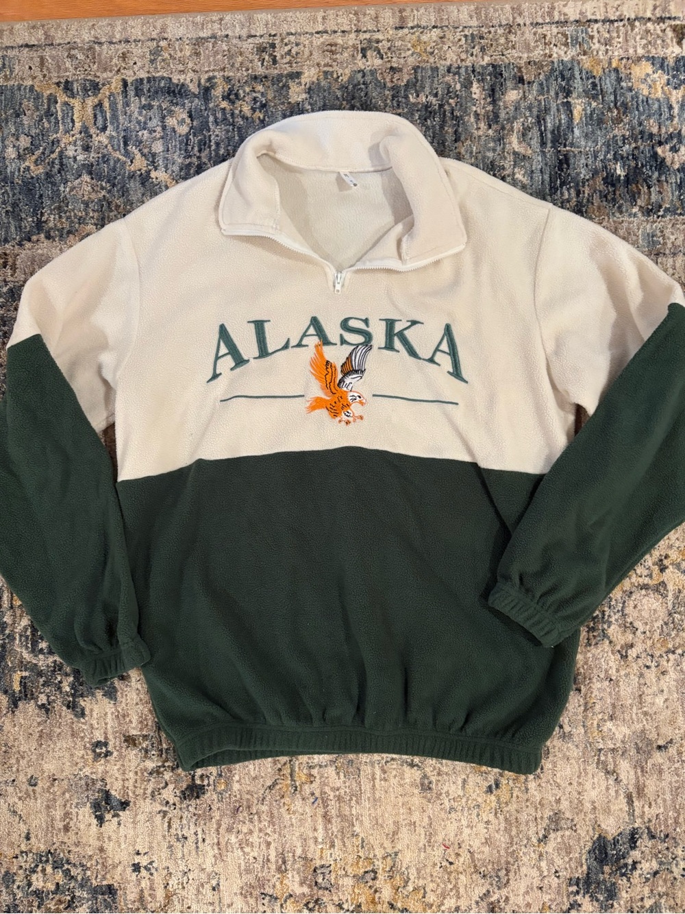 Alaska Two-Tone Quarter-Zip Fleece Pullover - Cream & Forest Green
